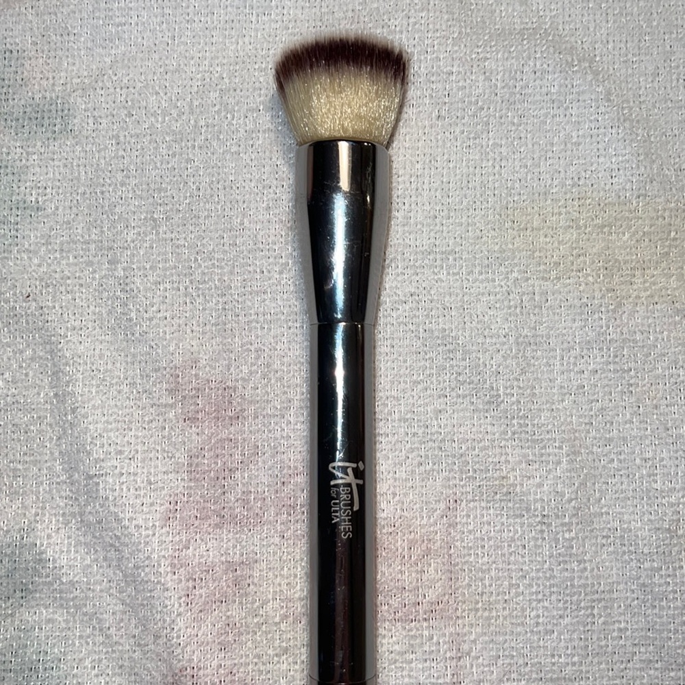 It Cosmetics for Ulta foundation brush